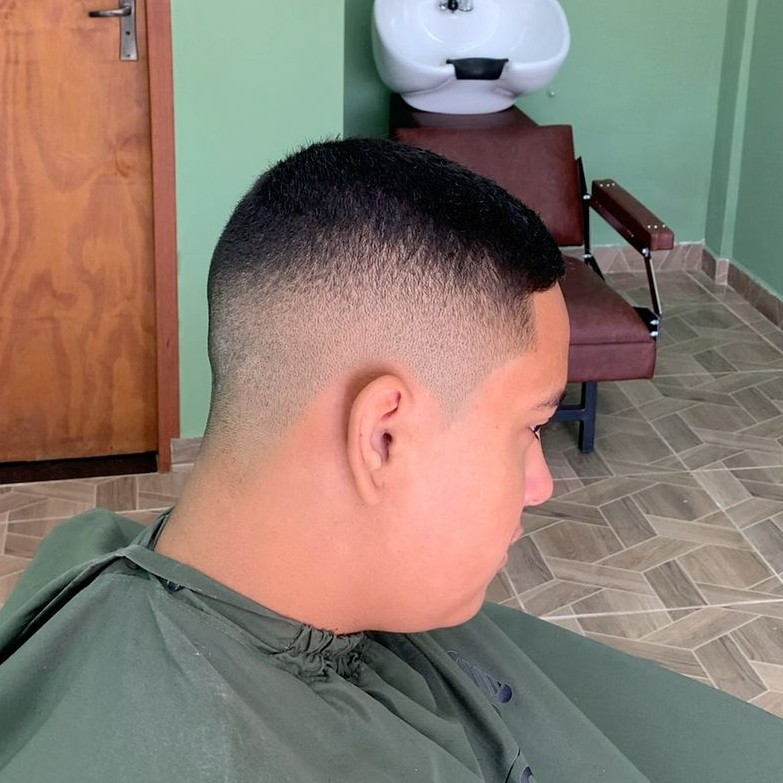 Corte masculino barbearia em Búzios - Michael Douglas Barbearia
